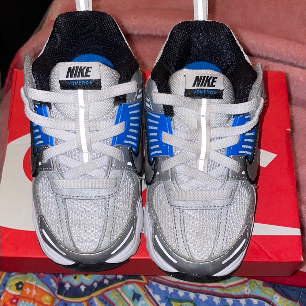 Nike Vomero 5 Kids' Blue and Metallic Gray Sneakers 9C